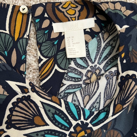 H&M Dress - Picture 2 of 4